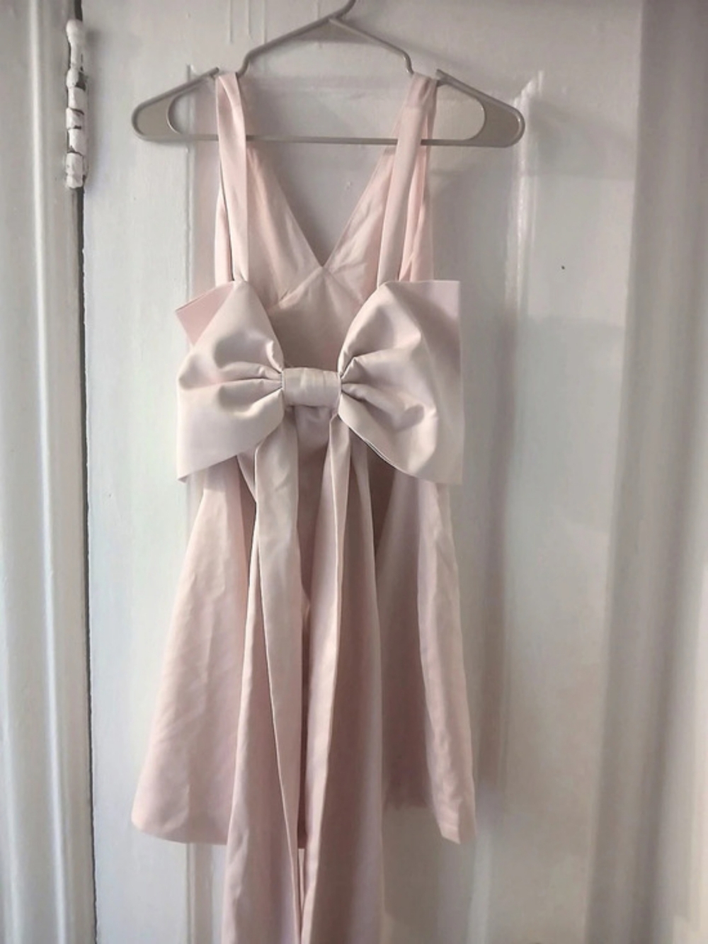 Leslie Wilder Oversized Back Bow Mini Dress Pink